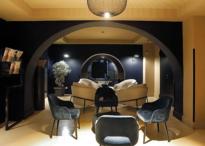 罗马生活酒店 4*