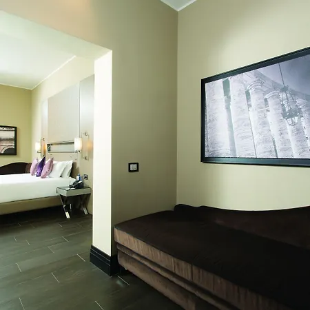 Life Hotel 4*