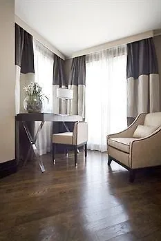 Life Hotel