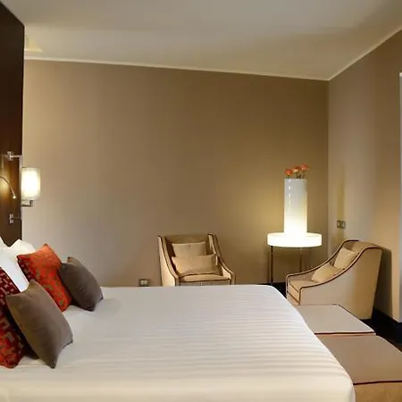 Life Hotel 4*