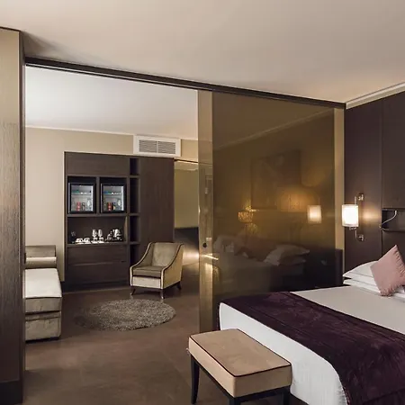 Life 4* Rome