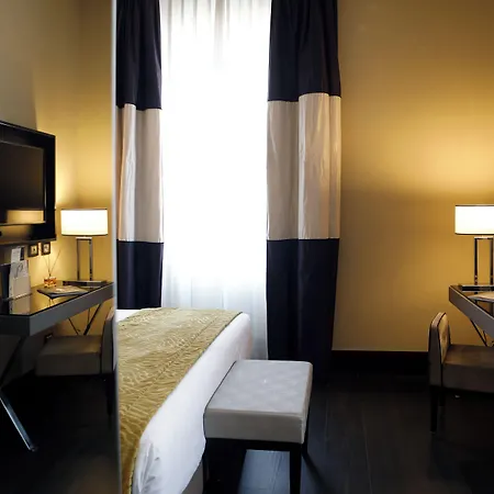 Life Hotel 4*